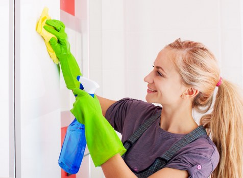 Professional hard floor cleaning in a Fulham residential hallway